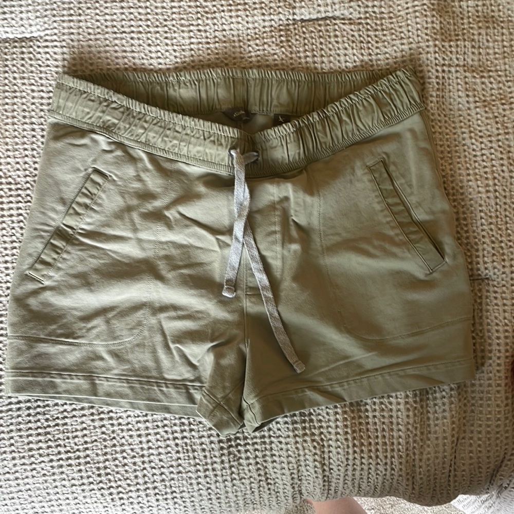 Eddie Bauer comfort short